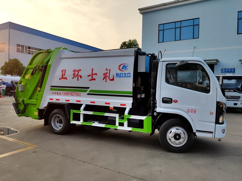 广东客户订购压缩式垃圾车