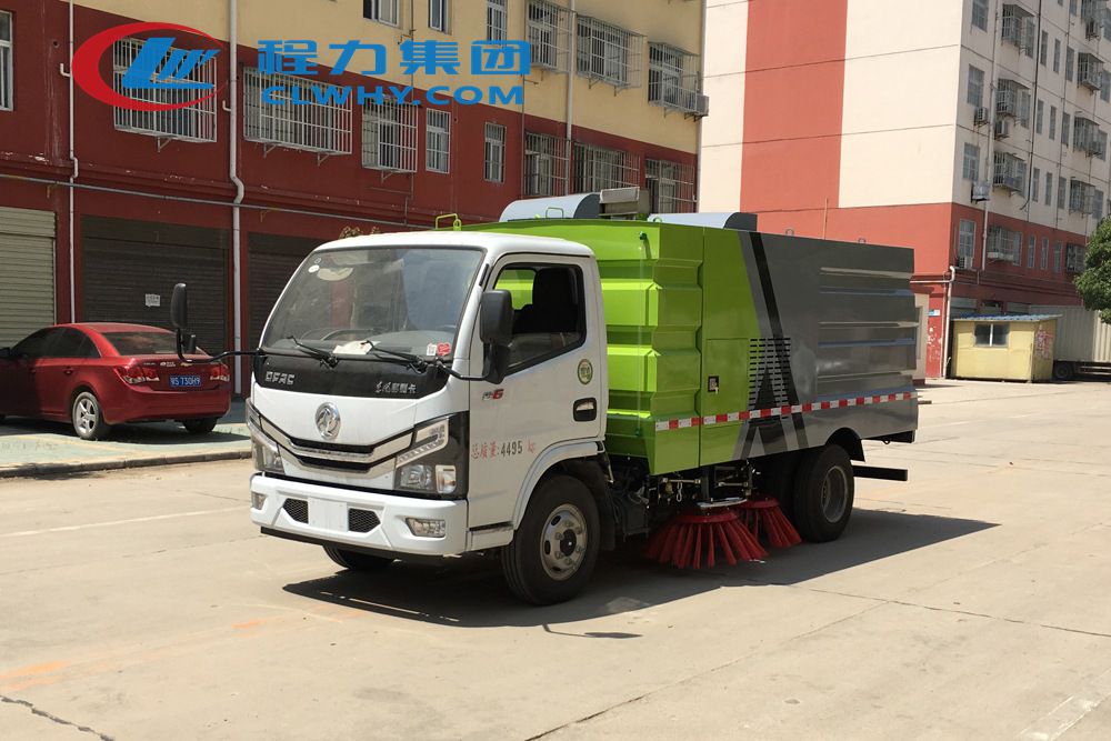 东风小多利卡扫路车高清图